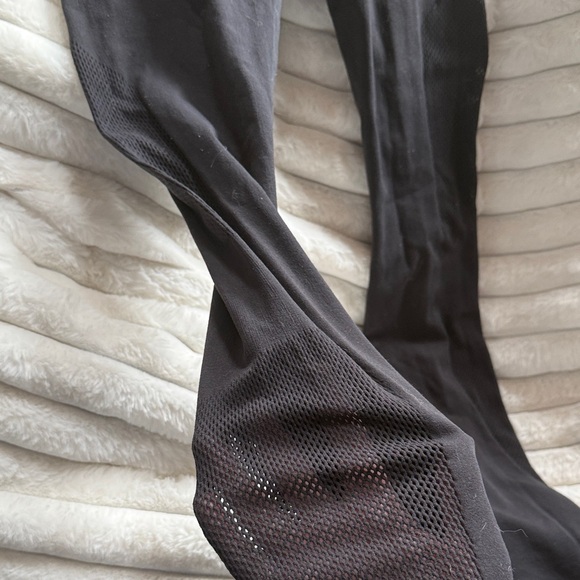 Lululemon Athletica Black Mesh Leggings - Picture 2 of 3